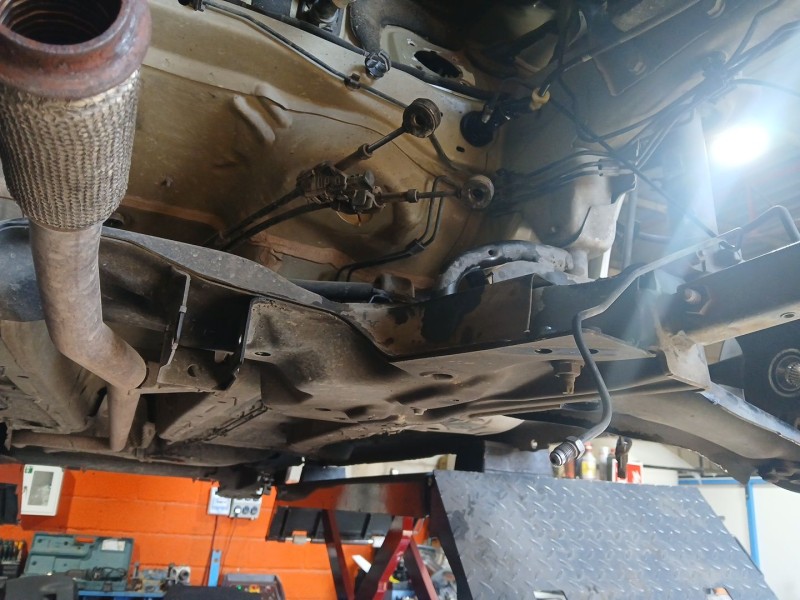 Recambio de puente delantero para citroën c3 picasso (sh_) 1.6 hdi 90 referencia OEM IAM   