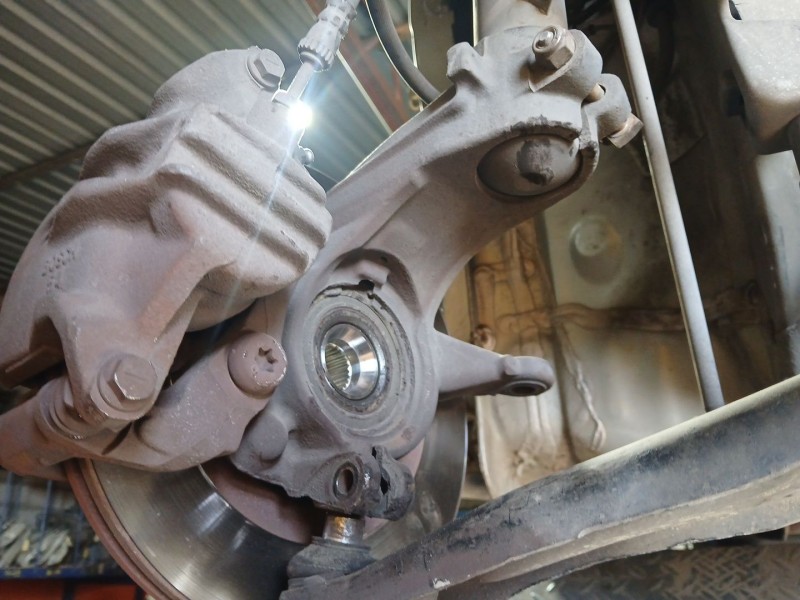 Recambio de mangueta delantera derecha para citroën c3 picasso (sh_) 1.6 hdi 90 referencia OEM IAM   
