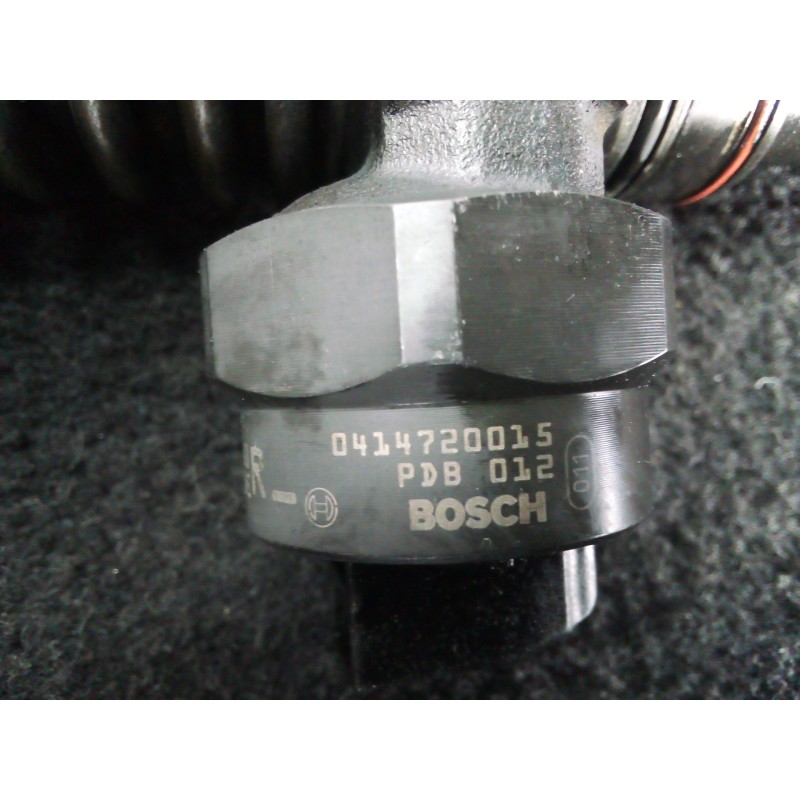 Recambio de inyector para volkswagen passat berlina (3b3) 1.9 tdi referencia OEM IAM 038130073J-0414720015  