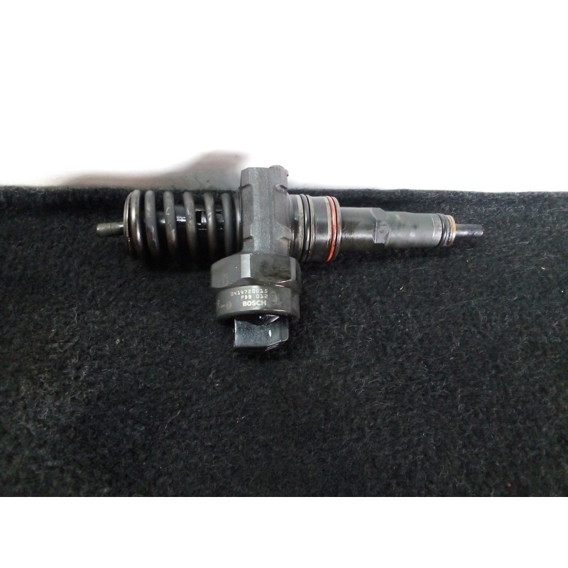 Recambio de inyector para volkswagen passat berlina (3b3) 1.9 tdi referencia OEM IAM 038130073J-0414720015  
