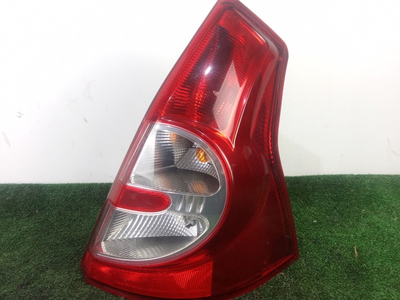 Recambio de piloto trasero derecho para dacia sandero (bs_) 1.2 16v referencia OEM IAM REF: 8200734824 08-13 