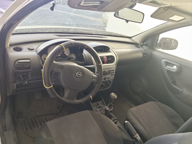opel corsa c (x01) del año 2006