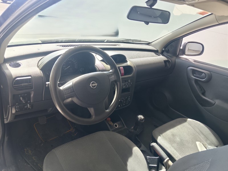opel corsa c (x01) del año 2000
