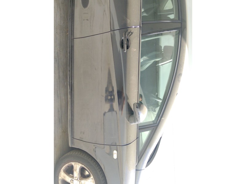 Recambio de puerta delantera derecha para seat leon (1p1) 1.9 tdi referencia OEM IAM   