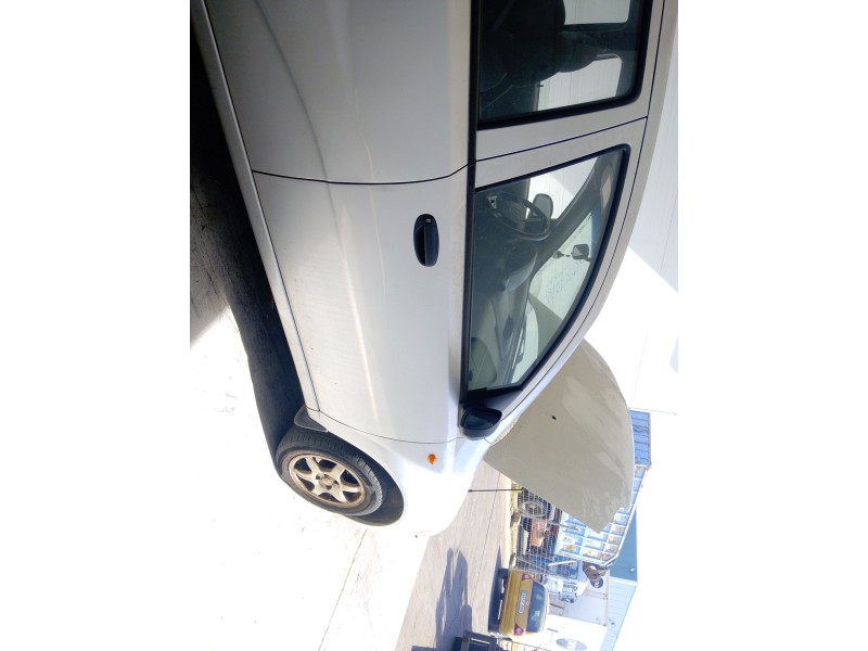 Recambio de puerta delantera derecha para daewoo kalos (klas) 1.2 referencia OEM IAM   