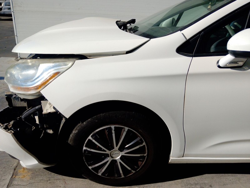 Recambio de aleta delantera izquierda para citroën c4 ii (nc_) 1.6 hdi 90 referencia OEM IAM   