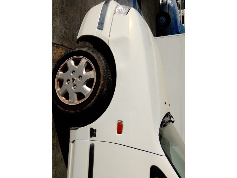Recambio de aleta delantera izquierda para nissan primera (p11) 2.0 td referencia OEM IAM   
