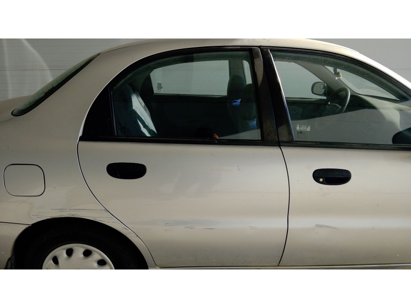 Recambio de puerta trasera derecha para daewoo lanos (klat) 1.5 referencia OEM IAM   