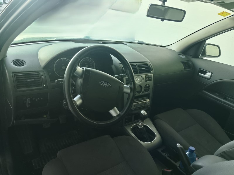 ford mondeo iii sedán (b4y) del año 2001