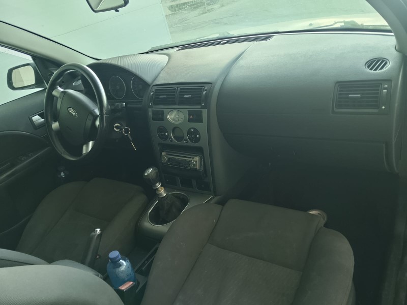 ford mondeo iii sedán (b4y) del año 2001