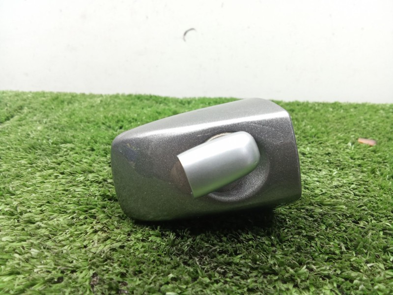 Recambio de bombin puerta delantera izquierda para fiat freemont (345_) 2.0 jtd referencia OEM IAM  CON.LLAVE GRIS
