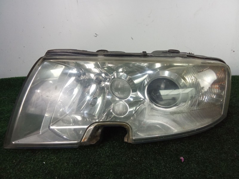 Recambio de faro izquierdo para skoda superb i (3u4) 1.9 tdi referencia OEM IAM  01-08 XENON H1-H1