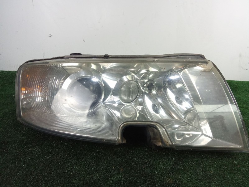 Recambio de faro derecho para skoda superb i (3u4) 1.9 tdi referencia OEM IAM 5DV3082900 01-08 H1-H1.XENON