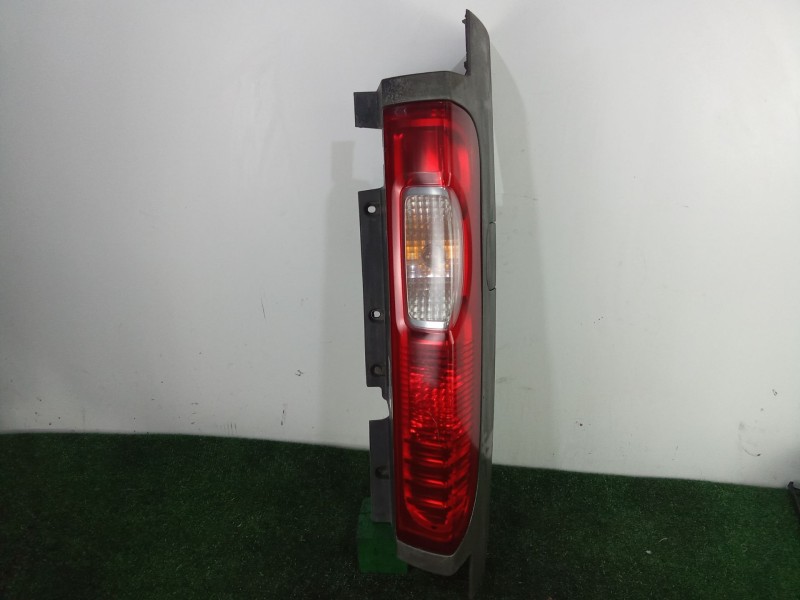Recambio de piloto trasero izquierdo para opel vivaro a furgoneta (x83) 2.0 cdti (f7) referencia OEM IAM 93857722  