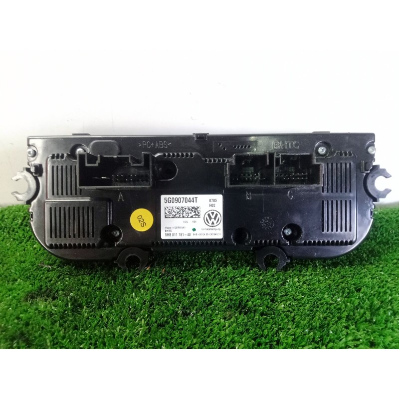 Recambio de mando climatizador para volkswagen golf vii lim. 1.6 tdi dpf referencia OEM IAM 5G0907044T-5HB01118140  