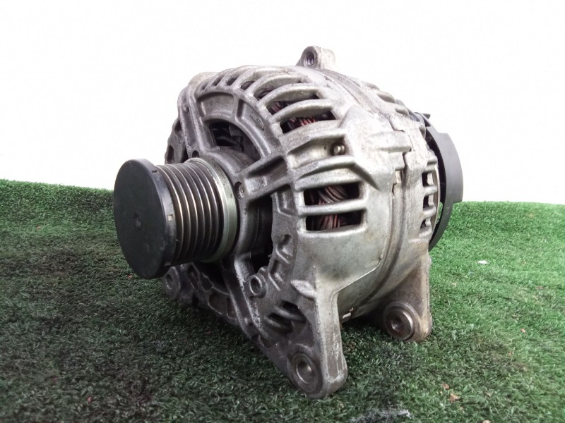 Recambio de alternador para renault trafic ii furgoneta (fl) 1.9 dci 100 (fl0c) referencia OEM IAM 8200690199  