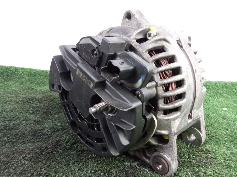 Recambio de alternador para renault trafic ii furgoneta (fl) 1.9 dci 100 (fl0c) referencia OEM IAM 8200690199  