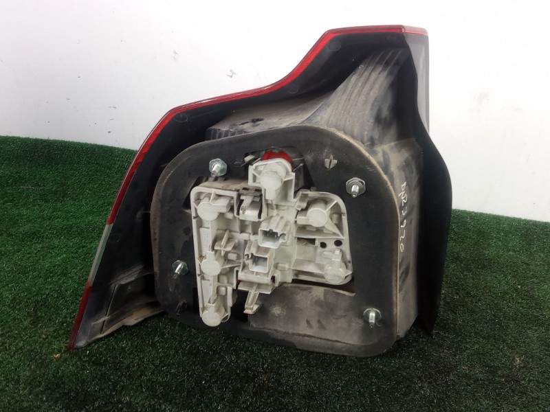 Recambio de piloto trasero derecho para volvo s40 ii (544) 2.0 d referencia OEM IAM 30698913  