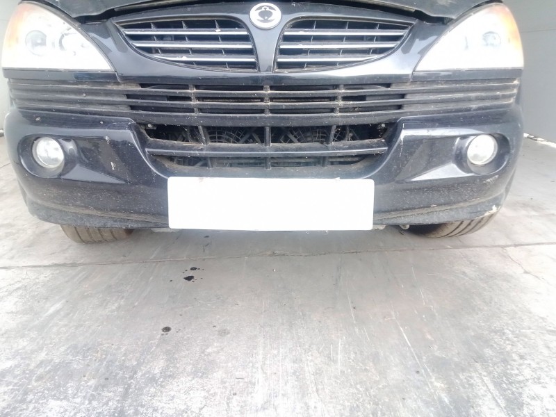 Recambio de paragolpes delantero para ssangyong kyron 2.0 xdi referencia OEM IAM   NEGRO