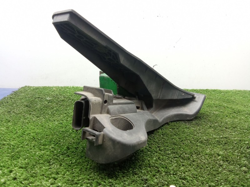 Recambio de potenciometro pedal para seat leon (1p1) 2.0 tdi referencia OEM IAM 1K1721503AT HELLA 6.PIN