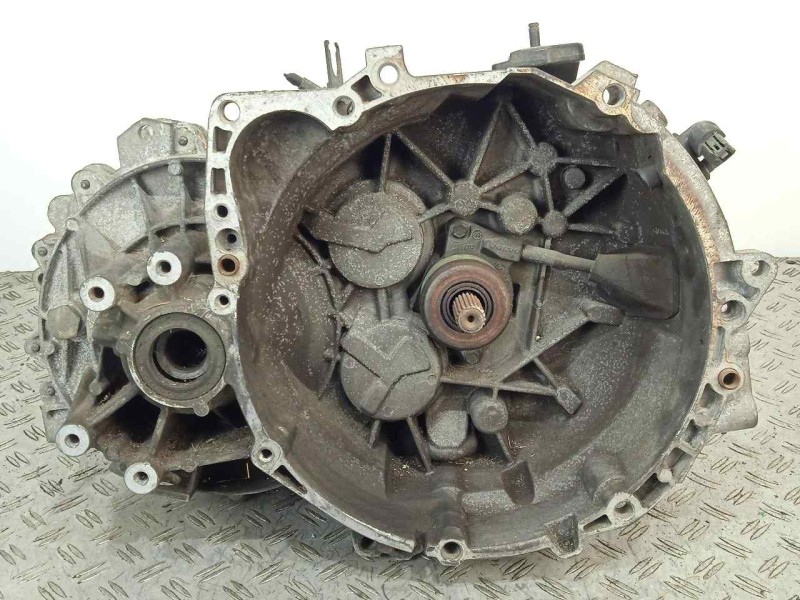 Recambio de caja cambios para volvo v40 familiar 1.9 turbodiesel referencia OEM IAM P30616072-T104247 87595 