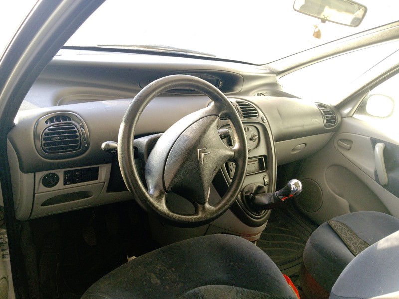 citroën xsara picasso (n68) del año 2004