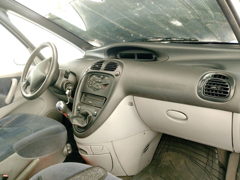 citroën xsara picasso (n68) del año 2004