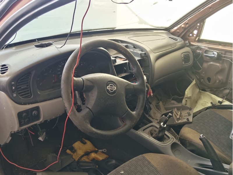 nissan almera ii hatchback (n16) del año 2000
