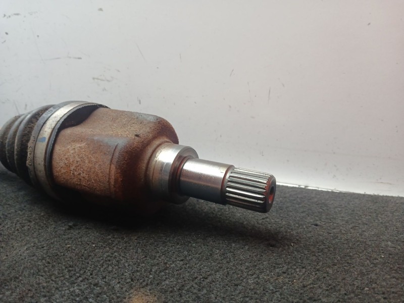 Recambio de transmision delantera izquierda para peugeot 207/207+ (wa_, wc_) 1.4 hdi referencia OEM IAM 9659318080 685MM 
