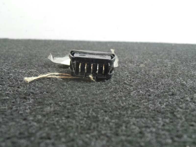 Recambio de mando elevalunas delantero izquierdo para citroën zx 1.9 diesel referencia OEM IAM   