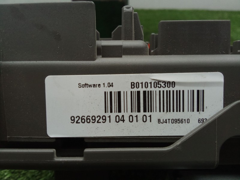 Recambio de caja reles / fusibles para bmw x6 (e71, e72) xdrive 35 d referencia OEM IAM B010105300  