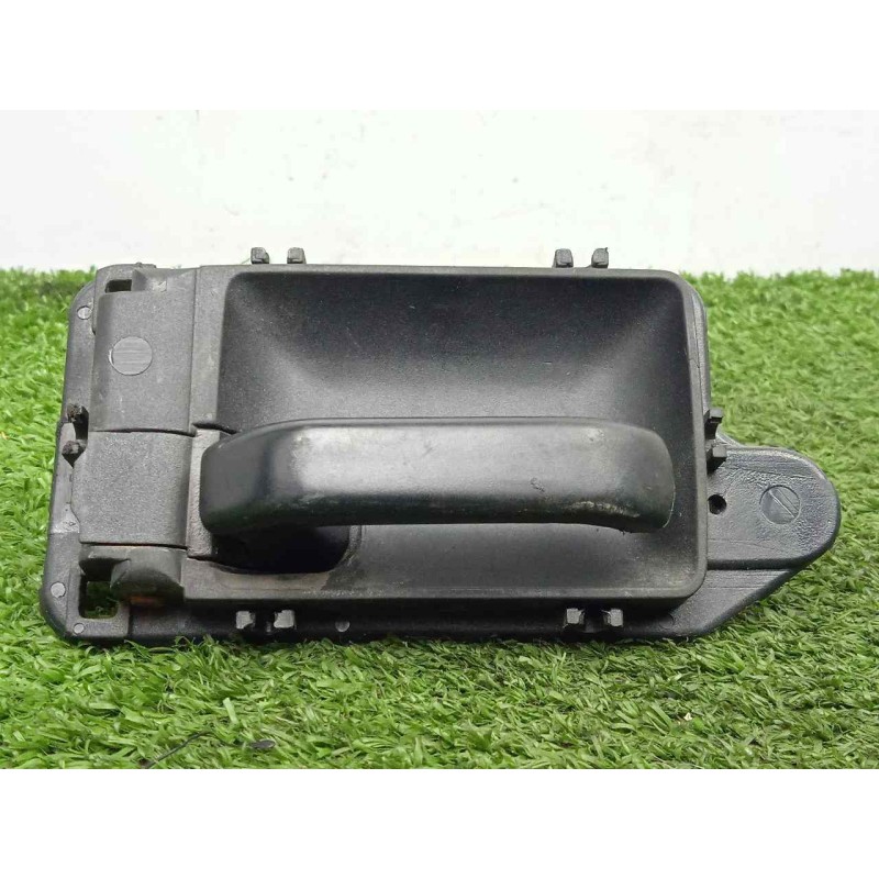 Recambio de maneta interior delantera izquierda para peugeot 205 berlina 1.8 diesel referencia OEM IAM   