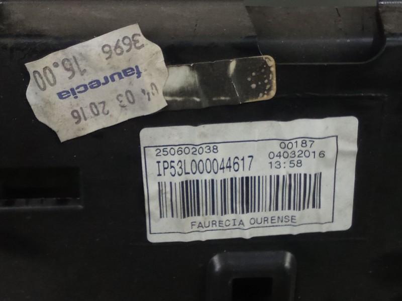Recambio de salpicadero para renault megane iv hatchback (b9a/m/n_) 1.2 tce 130 (b9mr) referencia OEM IAM   