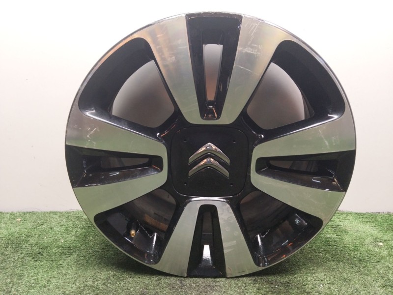 Recambio de llanta para citroën c3 iii (sx) 1.2 puretech 82 referencia OEM IAM 9813075077  16´´PULGADAS