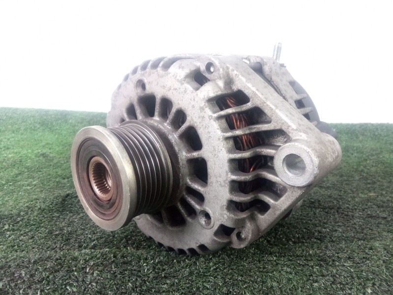 Recambio de alternador para chevrolet cruze (j300) 2.0 cdi referencia OEM IAM 13580078 140AH POLEA.EMBRAGUE (ROTA)