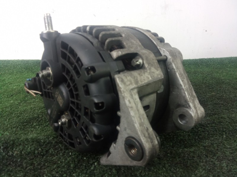 Recambio de alternador para chevrolet cruze (j300) 2.0 cdi referencia OEM IAM 13580078 140AH POLEA.EMBRAGUE (ROTA)