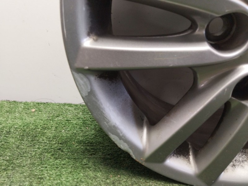 Recambio de llanta para toyota auris (_e15_) 1.4 d-4d (nde150_) referencia OEM IAM 42611YY250  16´´PULGADAS