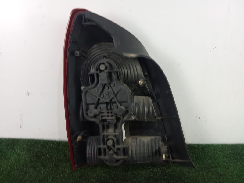 Recambio de piloto trasero derecho para nissan primera (p12) 1.9 dci referencia OEM IAM  4.PUERTAS 