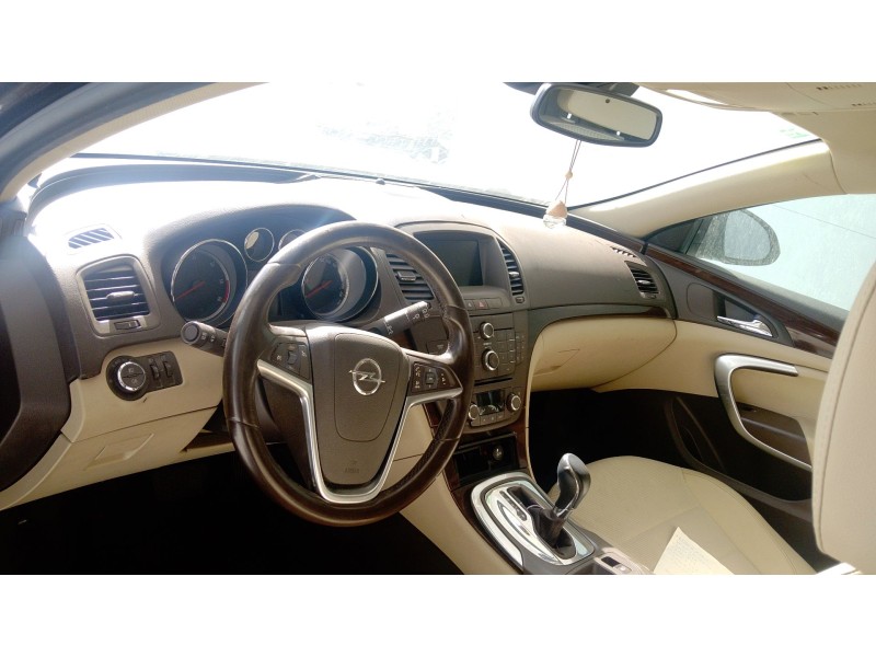 opel insignia a (g09) del año 2011