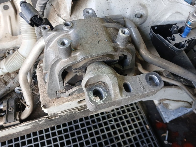 Recambio de soporte motor derecho para volkswagen golf vi (5k1) 1.6 tdi referencia OEM IAM   