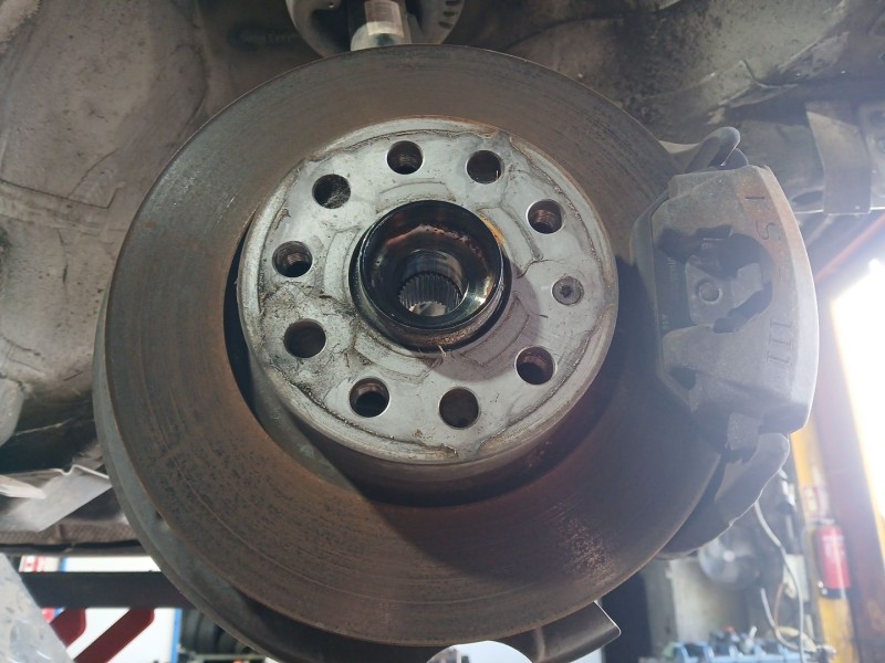Recambio de mangueta delantera derecha para volkswagen golf vi (5k1) 1.6 tdi referencia OEM IAM   