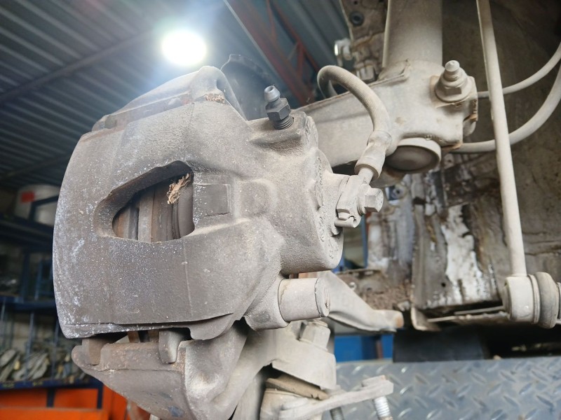 Recambio de pinza freno delantera derecha para volkswagen golf vi (5k1) 1.6 tdi referencia OEM IAM   