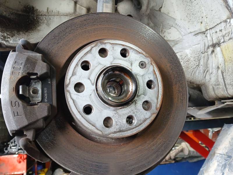 Recambio de mangueta delantera izquierda para volkswagen golf vi (5k1) 1.6 tdi referencia OEM IAM   