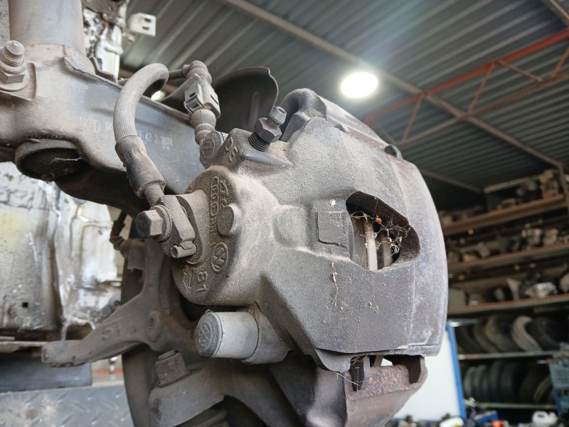 Recambio de pinza freno delantera izquierda para volkswagen golf vi (5k1) 1.6 tdi referencia OEM IAM   
