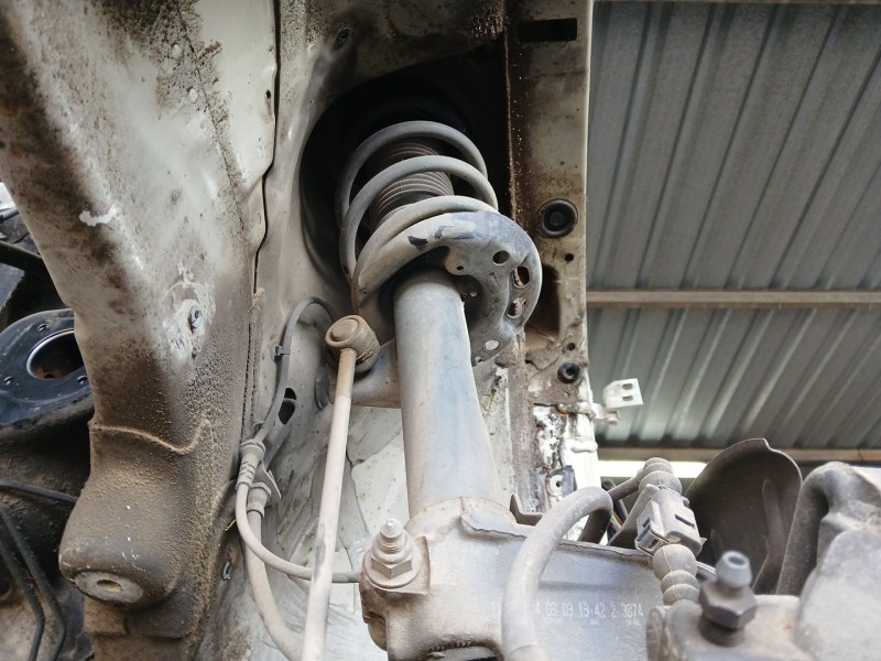 Recambio de amortiguador delantero izquierdo para volkswagen golf vi (5k1) 1.6 tdi referencia OEM IAM   