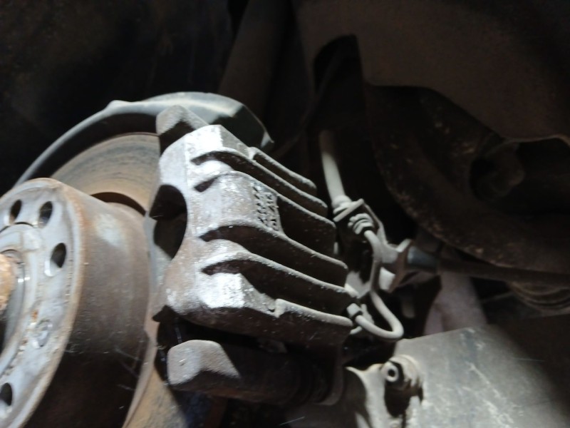 Recambio de pinza freno trasera derecha para volkswagen golf vi (5k1) 1.6 tdi referencia OEM IAM   