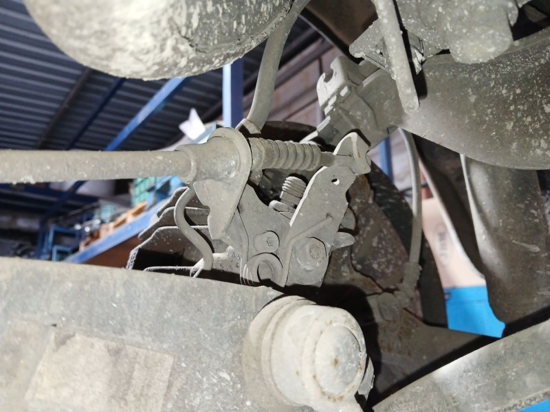 Recambio de pinza freno trasera derecha para volkswagen golf vi (5k1) 1.6 tdi referencia OEM IAM   