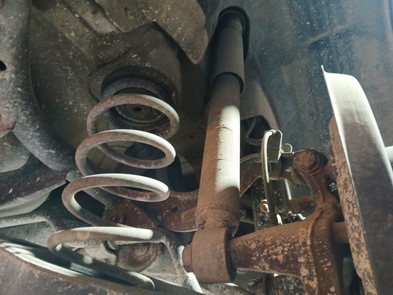 Recambio de amortiguador trasero derecho para volkswagen golf vi (5k1) 1.6 tdi referencia OEM IAM   
