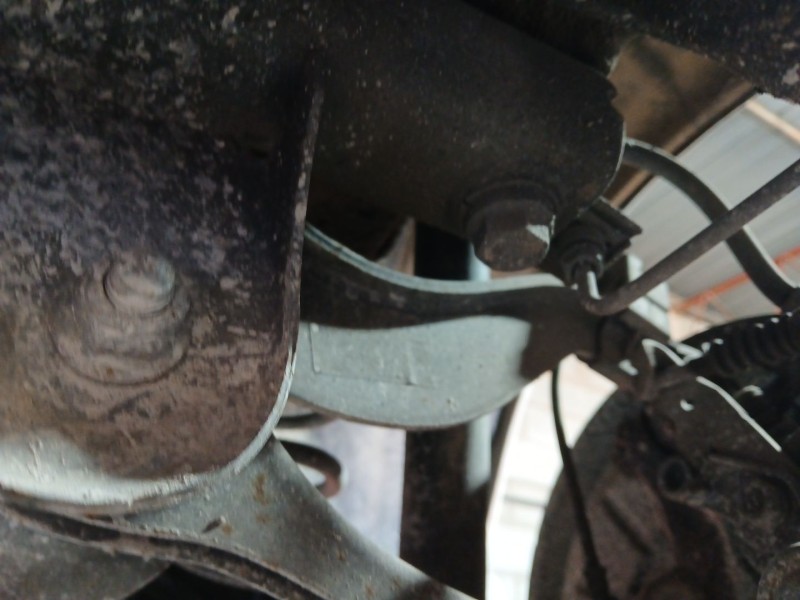 Recambio de brazo suspension superior trasero izquierdo para volkswagen golf vi (5k1) 1.6 tdi referencia OEM IAM   