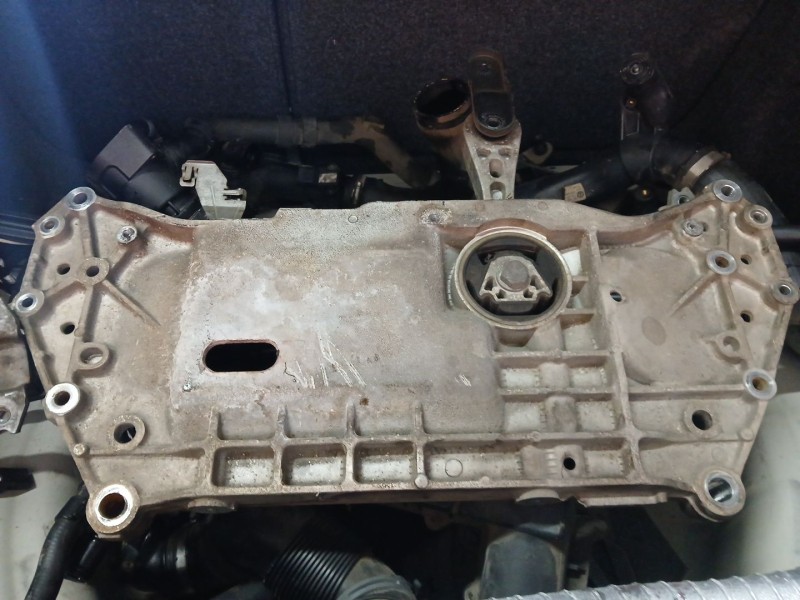Recambio de puente delantero para volkswagen golf vi (5k1) 1.6 tdi referencia OEM IAM   